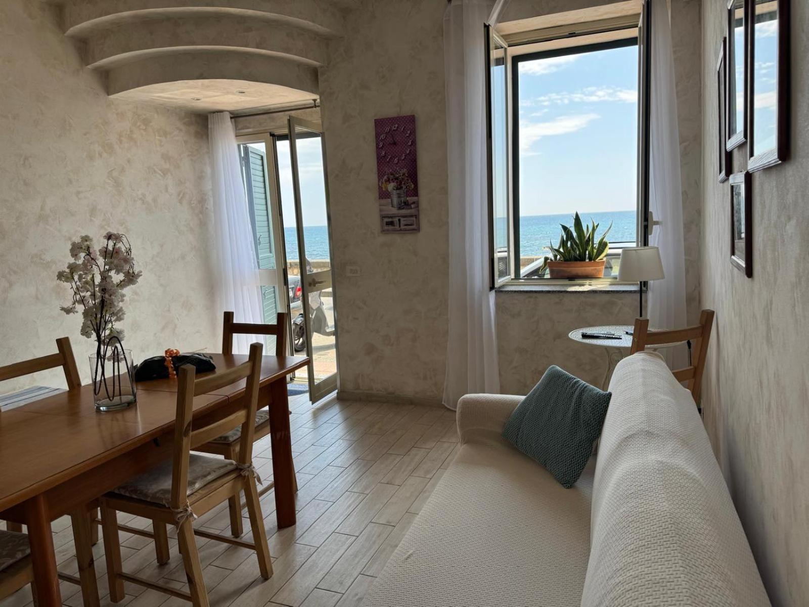 Casa Vacanza Sweet Home จีอาร์ดีนี นักซอส ภายนอก รูปภาพ