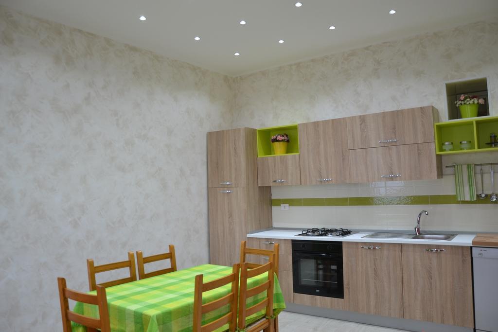Casa Vacanza Sweet Home จีอาร์ดีนี นักซอส ภายนอก รูปภาพ