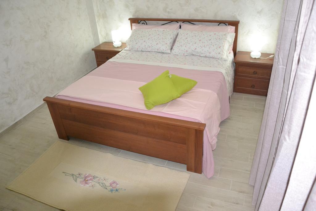 Casa Vacanza Sweet Home จีอาร์ดีนี นักซอส ภายนอก รูปภาพ
