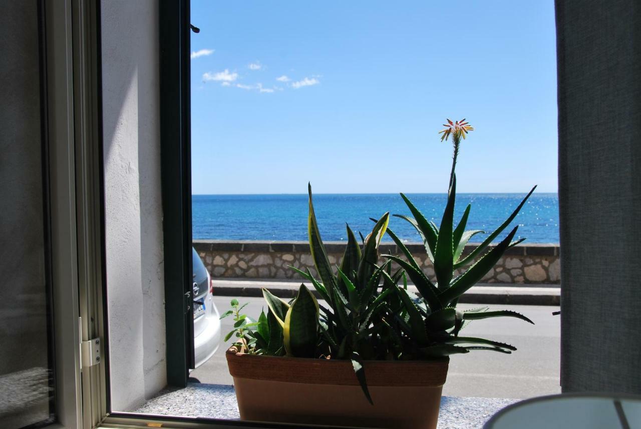 Casa Vacanza Sweet Home จีอาร์ดีนี นักซอส ภายนอก รูปภาพ