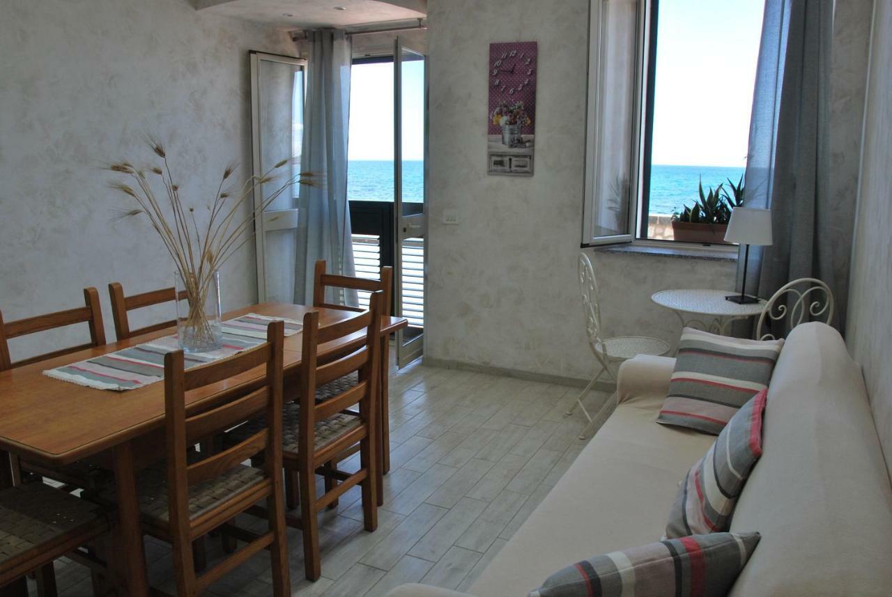 Casa Vacanza Sweet Home จีอาร์ดีนี นักซอส ภายนอก รูปภาพ