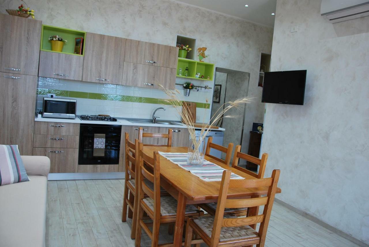 Casa Vacanza Sweet Home จีอาร์ดีนี นักซอส ภายนอก รูปภาพ